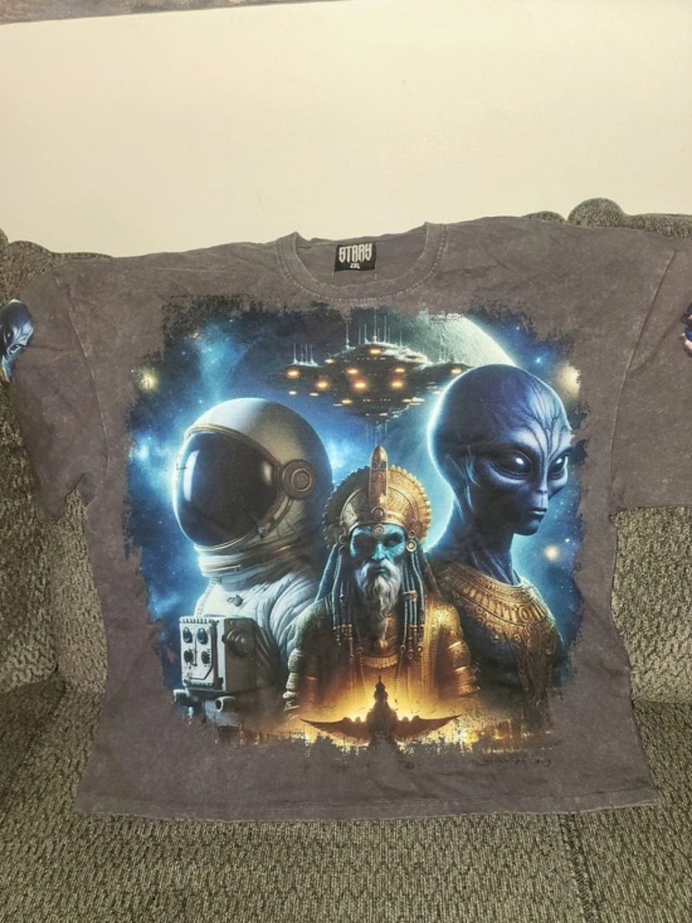 Stray Alien Graphic Short Sleeve Tee Size 2XL